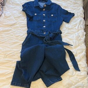 Stylish Denim Jumpsuit with Belt